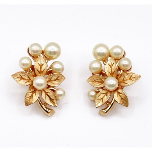 Vintage Majorica Spain Pearl Clip On Earrings Gold Tone Floral Cluster Romantic - Picture 1 of 7